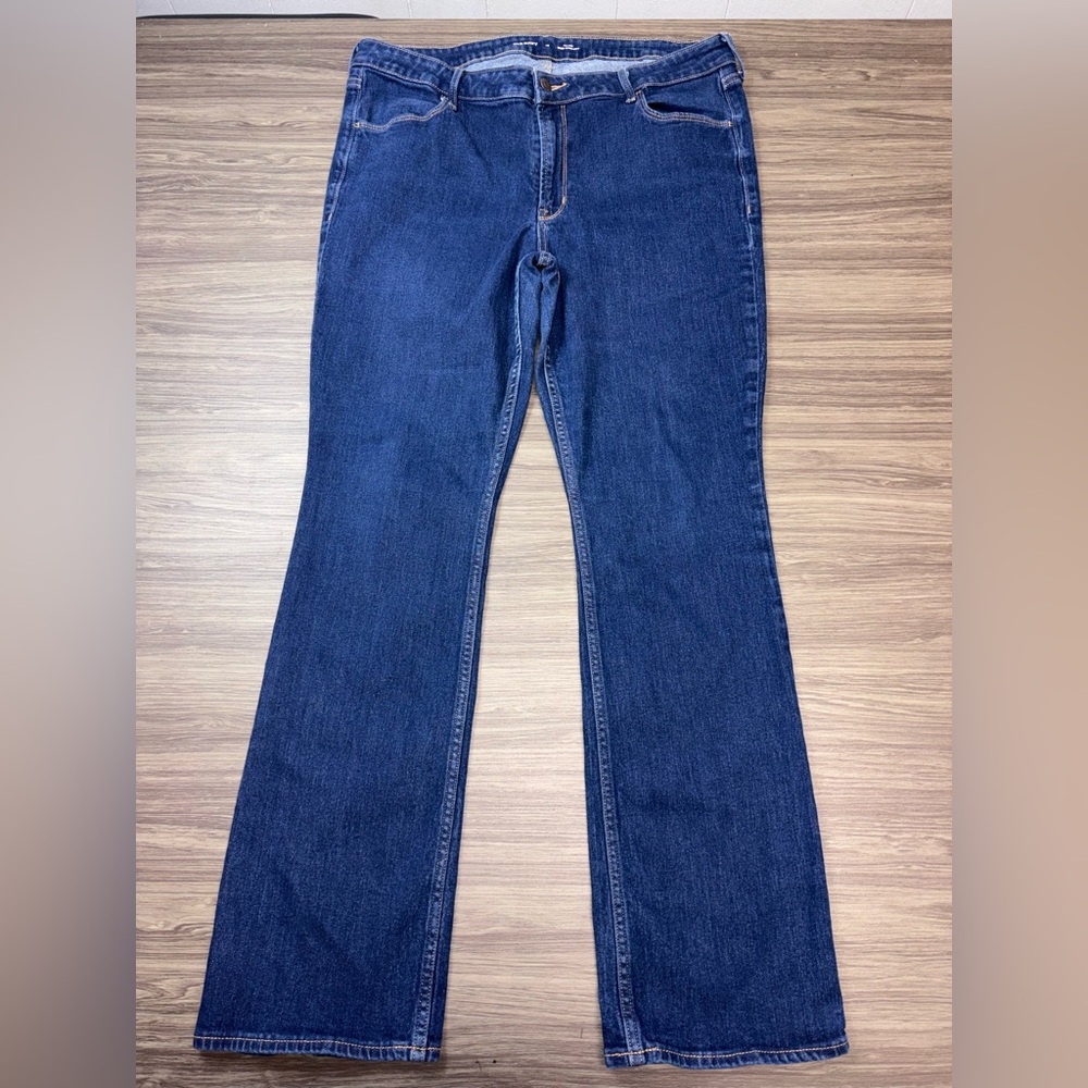 Old Navy Mid Rise Wow Boot Cut Jeans Size 16